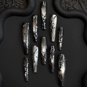 Dark Liquid Cat Eye Nail Art